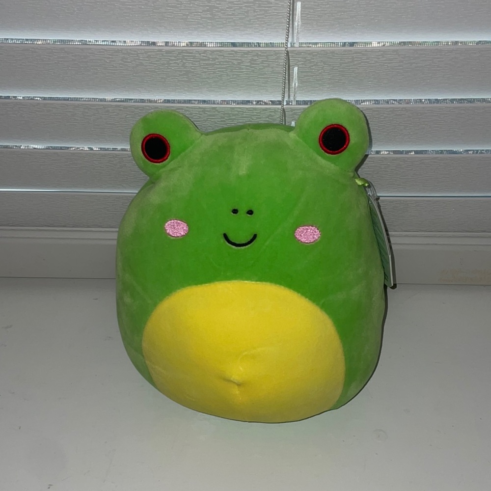 Wendy the frog squishmallow